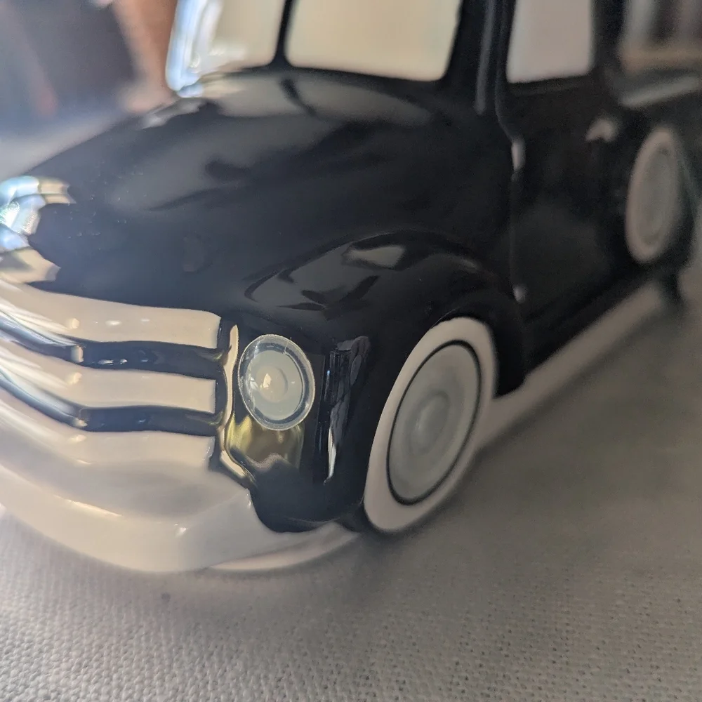 NIB Scentsy Black Truck Warmer with Vibrant Design